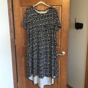 Lularoe Black & White Tribal Print Carly NWOT